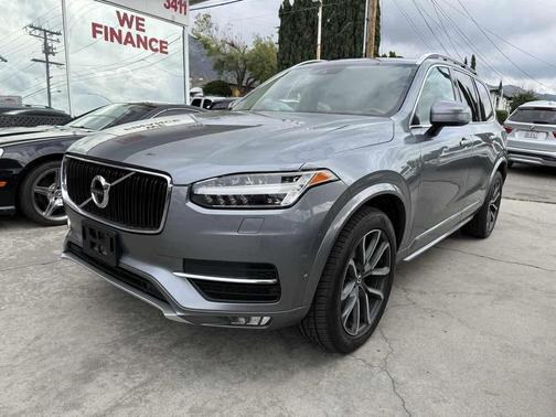 2017 Volvo XC90 T6 Momentum