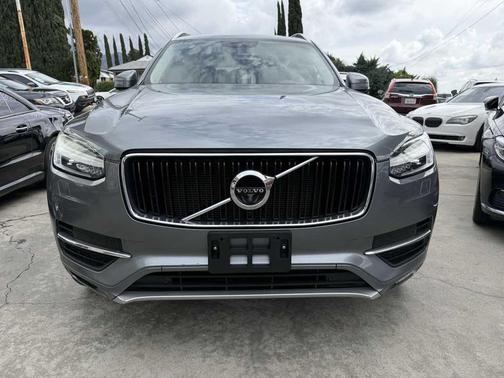 2017 Volvo XC90 T6 Momentum