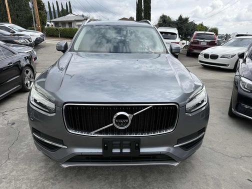 2017 Volvo XC90 T6 Momentum