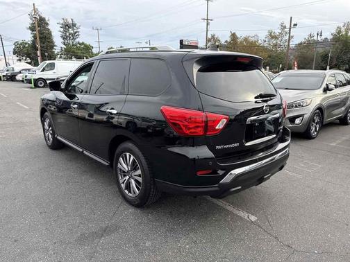 2020 Nissan Pathfinder SL 4WD