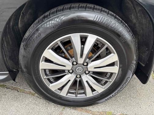 Magnetic Black Pearl 2020 Nissan Pathfinder S 2WD