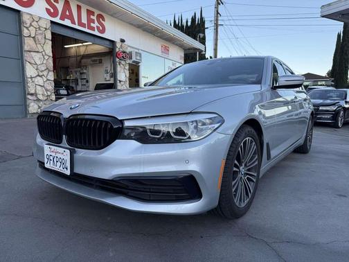 2019 BMW 530 530i