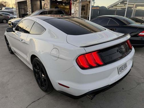 2018 Ford Mustang EcoBoost
