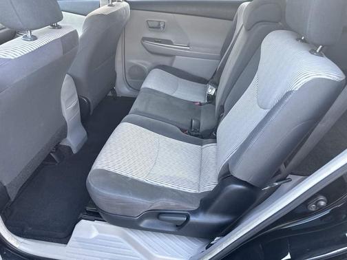 2015 Toyota Prius v Five