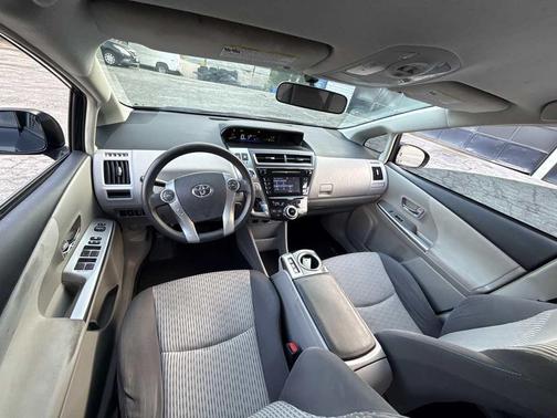 2015 Toyota Prius v Five