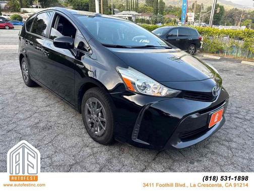 2015 Toyota Prius v Five