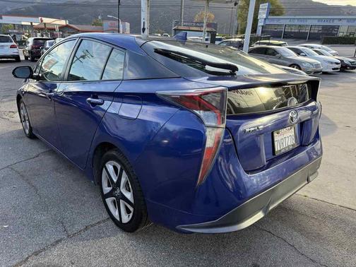 2016 Toyota Prius Three Touring