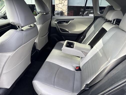 2019 Toyota RAV4 Hybrid Limited