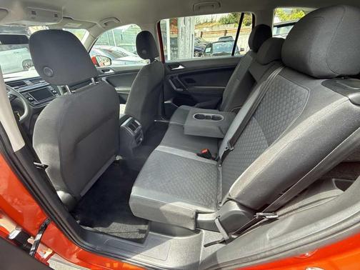 Habanero Orange Metallic 2018 Volkswagen Tiguan 2.0T S