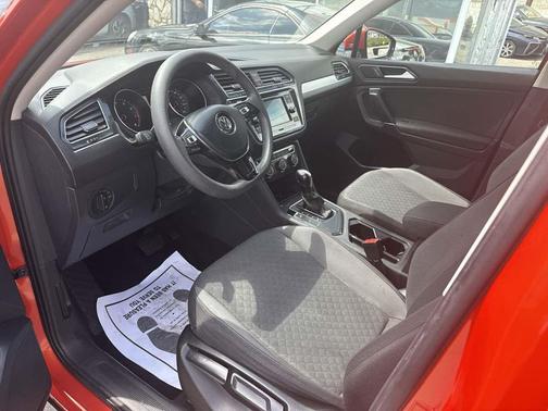 Habanero Orange Metallic 2018 Volkswagen Tiguan 2.0T S