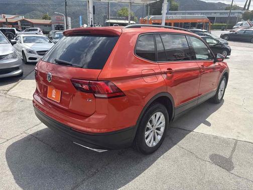 Habanero Orange Metallic 2018 Volkswagen Tiguan 2.0T S