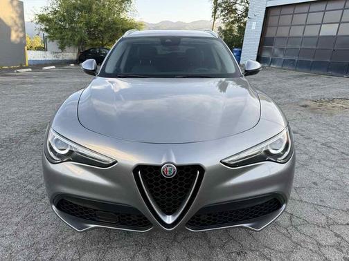 Stromboli Gray Metallic 2018 Alfa Romeo Stelvio Base