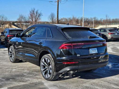 2025 Audi Q8 55 Premium