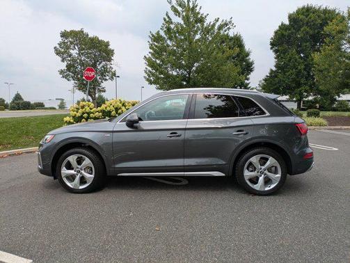 2022 Audi Q5 45 S line Premium Plus