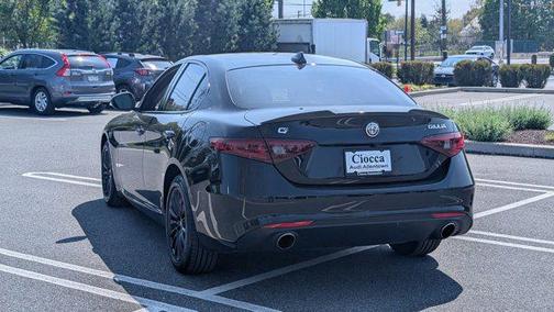 2021 Alfa Romeo Giulia Base