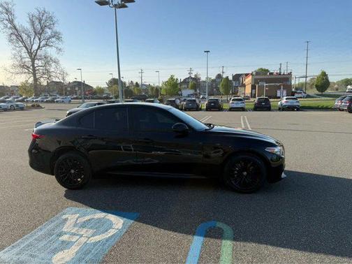 2021 Alfa Romeo Giulia Base