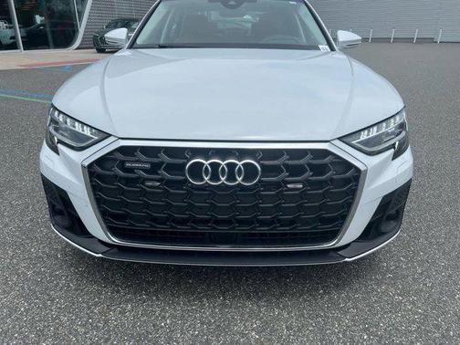 2023 Audi A8 L 55 TFSI quattro Tiptronic