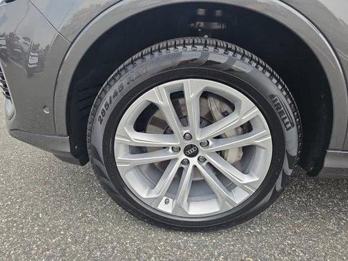 2025 Audi Q7 55 Premium Plus