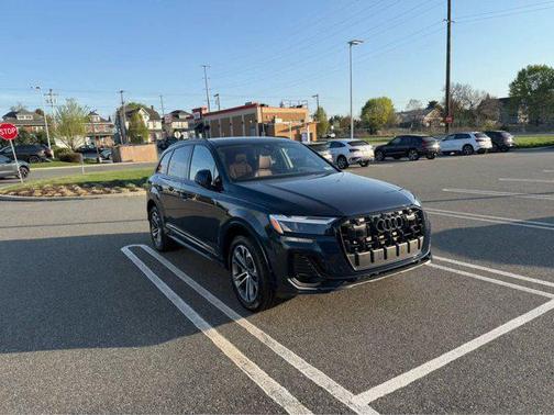 2025 Audi Q7 45 Premium Plus