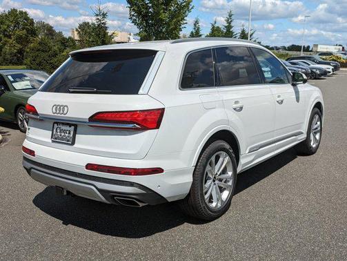 2025 Audi Q7 55 Premium Plus