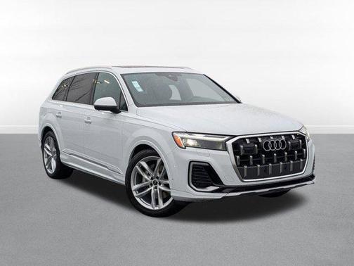 2025 Audi Q7 55 Premium Plus