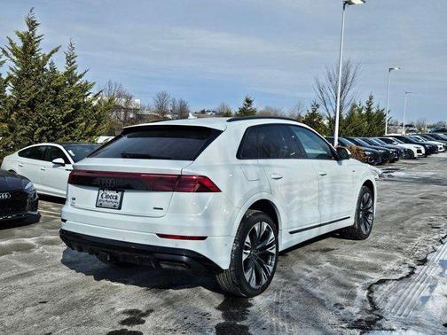 2025 Audi Q8 55 Premium Plus