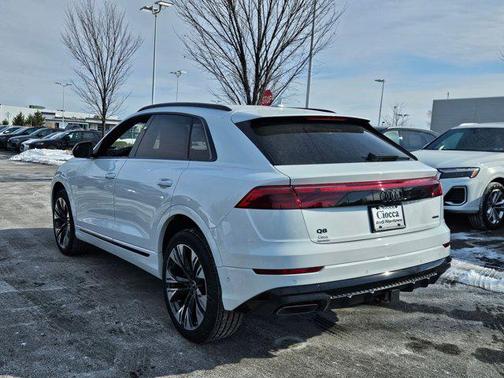 2025 Audi Q8 55 Premium Plus
