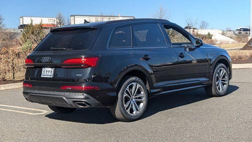 2025 Audi Q7 45 Premium Plus