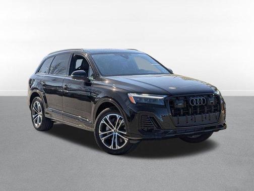 2025 Audi Q7 45 Premium Plus