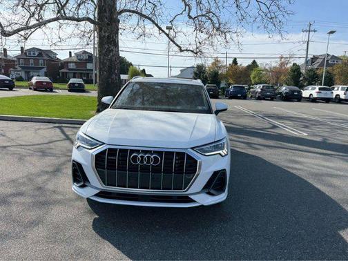 2024 Audi Q3 45 S line Premium Plus