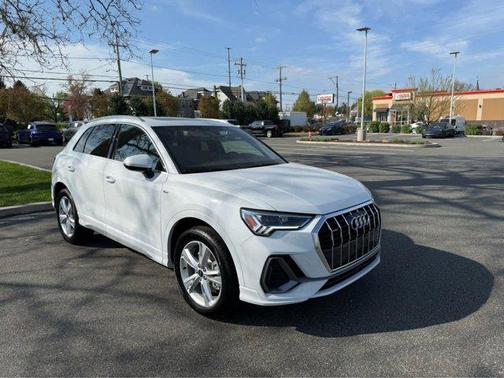 2024 Audi Q3 45 S line Premium Plus