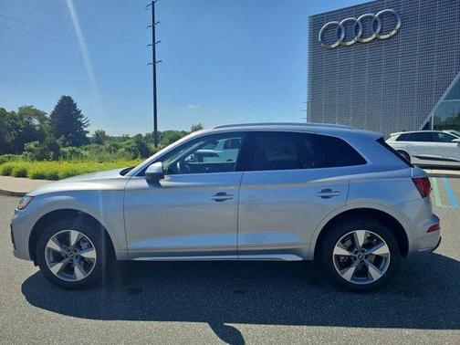 2024 Audi Q5 40 Premium Plus
