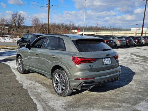 2025 Audi Q3 Premium 45 TFSI S line quattro Tiptronic