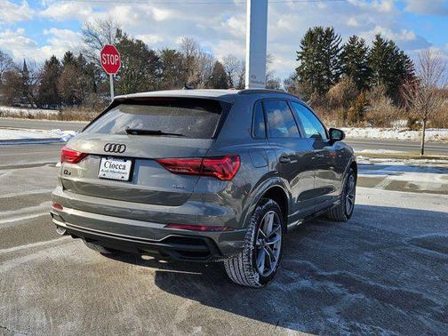 2025 Audi Q3 Premium 45 TFSI S line quattro Tiptronic