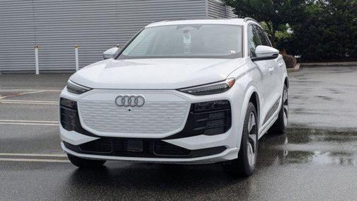 2025 Audi Q6 e-tron Premium Plus quattro