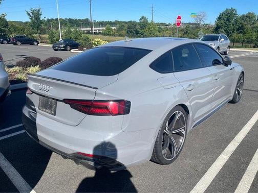 Photo 4 of 5 of 2019 Audi RS 5 2.9T