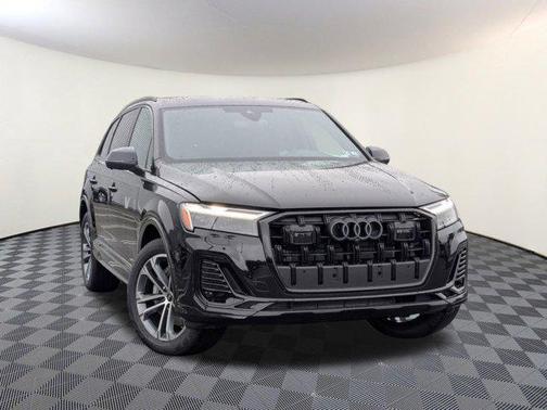 2025 Audi Q7 45 Premium Plus