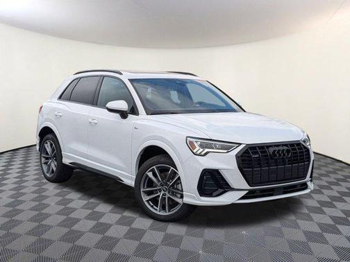 2025 Audi Q3 Premium 45 TFSI S line quattro Tiptronic