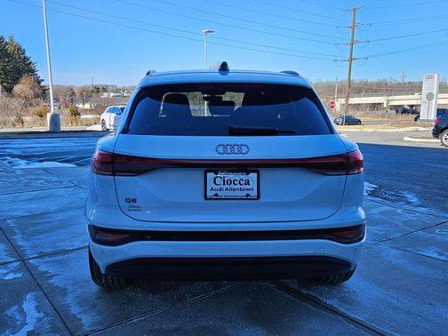 2025 Audi Q6 e-tron Premium Plus quattro