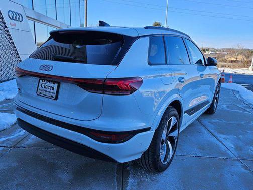 2025 Audi Q6 e-tron Premium Plus quattro