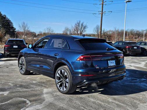 2025 Audi Q8 55 Premium Plus