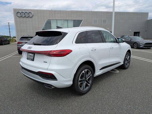 2025 Audi Q5 Premium