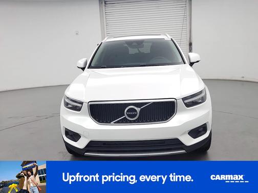 2021 Volvo XC40 T5 Momentum