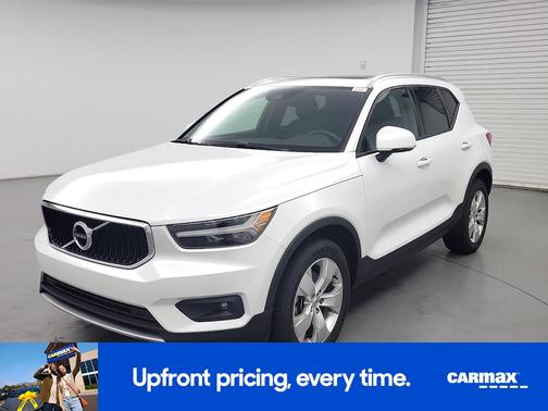 2021 Volvo XC40 T5 Momentum