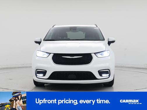 White 2023 Chrysler Pacifica Touring L