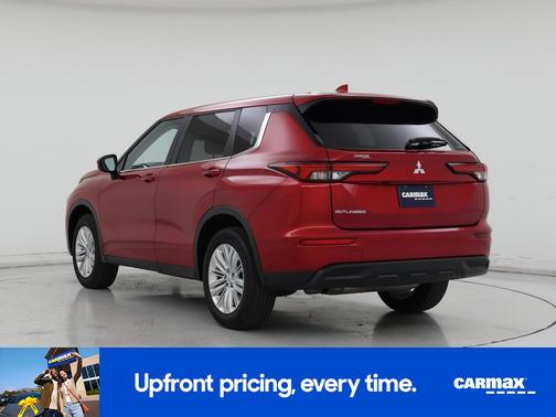 Red 2024 Mitsubishi Outlander SE