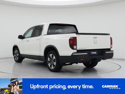 White 2017 Honda Ridgeline RTL