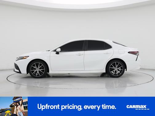 White 2021 Toyota Camry SE