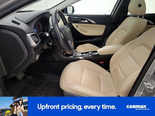 2018 INFINITI QX30 Premium