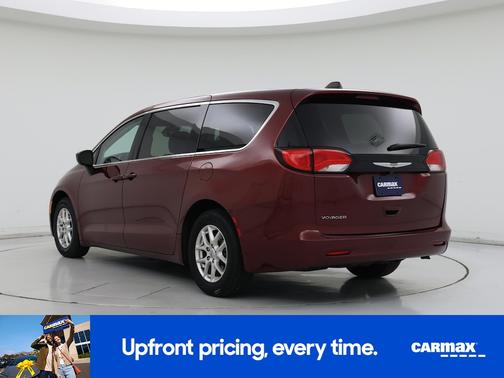 2023 Chrysler Voyager LX